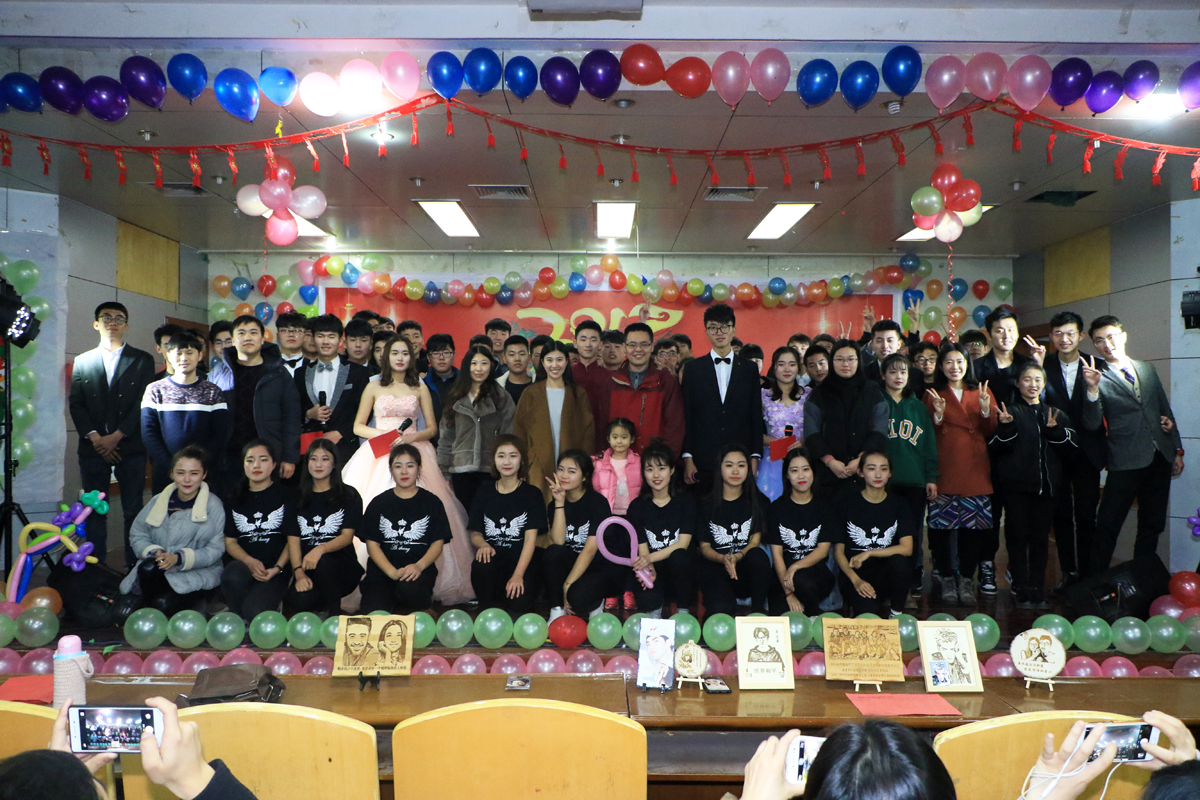 晚会 (1).jpg